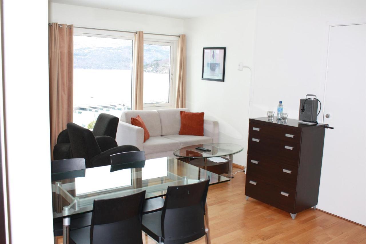 Smaken Av Ryfylke Event As Overnatting, Bygningen Drives Ikke Som Hotell Hjelmeland Ngoại thất bức ảnh