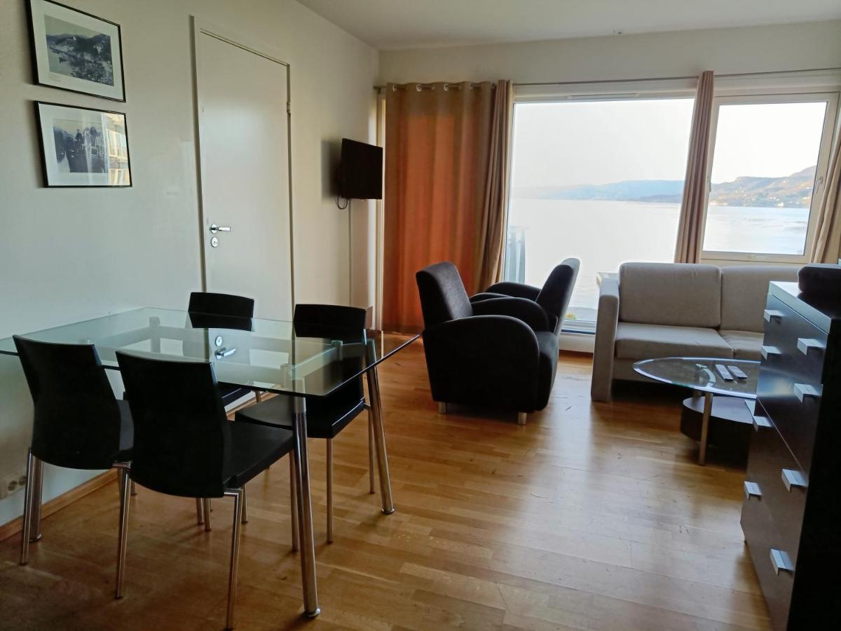 Smaken Av Ryfylke Event As Overnatting, Bygningen Drives Ikke Som Hotell Hjelmeland Ngoại thất bức ảnh