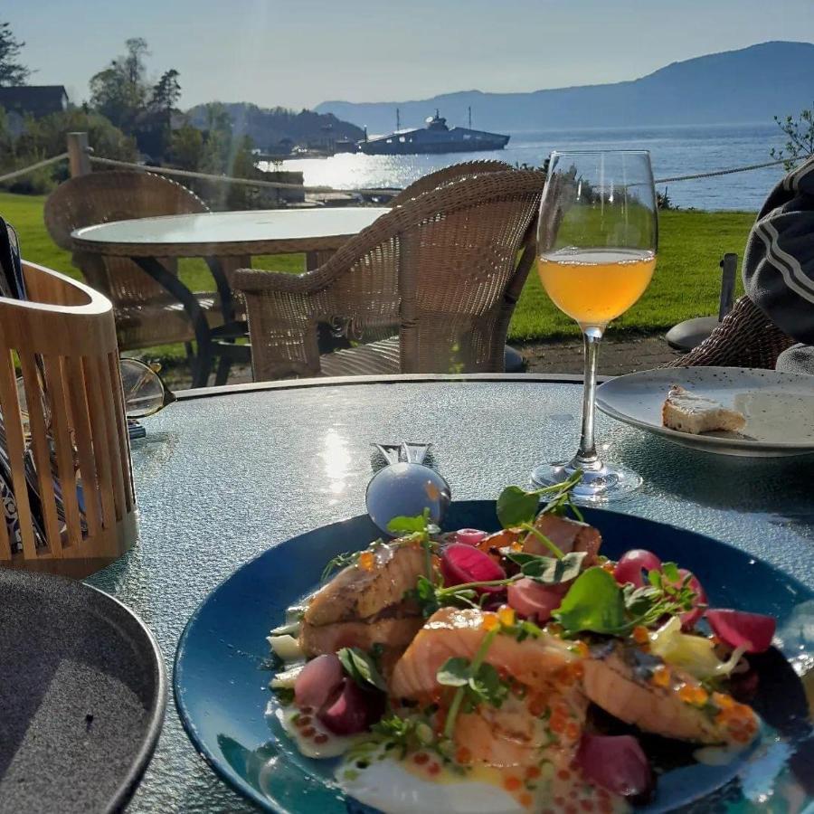 Smaken Av Ryfylke Event As Overnatting, Bygningen Drives Ikke Som Hotell Hjelmeland Ngoại thất bức ảnh